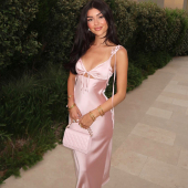 少女粉丝缎面高级感镂空设计吊带连衣裙法式 修身 显瘦包臀鱼尾长裙