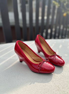 YUSI韩国订单牛漆皮圆头浅口蝴蝶结坡跟红色高跟鞋优雅气质单鞋女