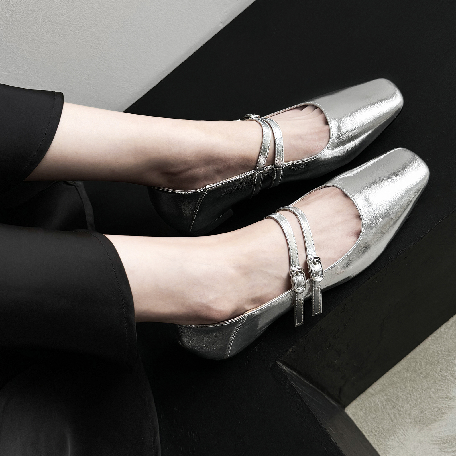 软羊皮~法式银色单鞋女2025春季新款晚晚风气质方头浅口玛丽珍鞋