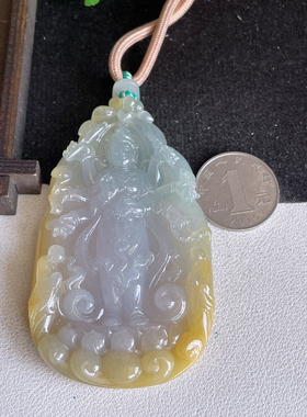 翡翠a货冰种飘黄翡千手观音吊坠，尺寸83.4-48.2-7.9，重量71.62g
