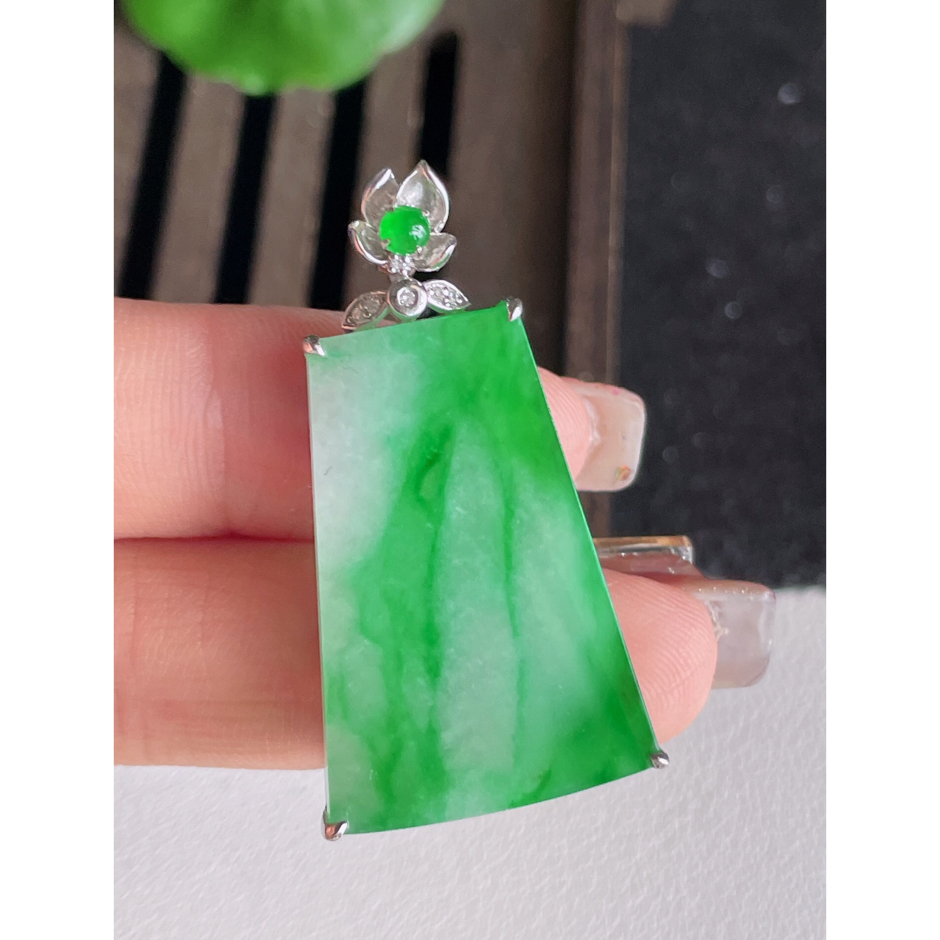 缅甸天然老翡翠18k金无事牌吊坠