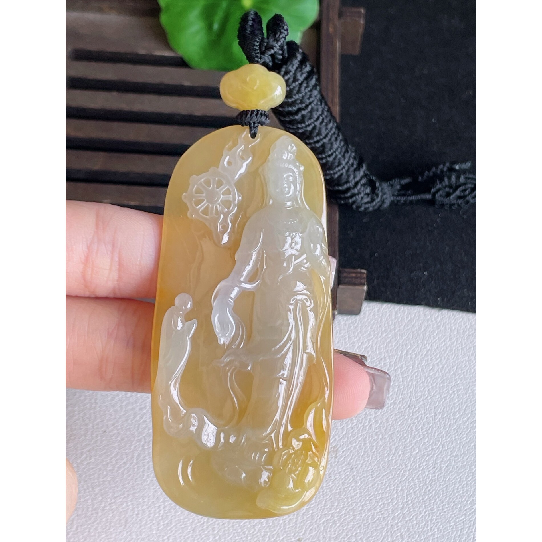 一手货源缅甸天然A货翡翠玉石挂件精雕黄翡观音菩萨翡翠吊坠