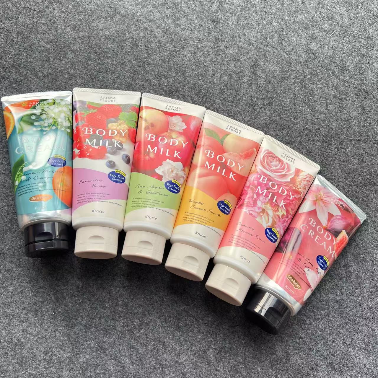 日本身体乳玫瑰味蓝莓味白桃味