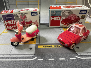 多美卡东迪园区限定日版绝版小猪皮杰DM09摩托车、小车合金车全新