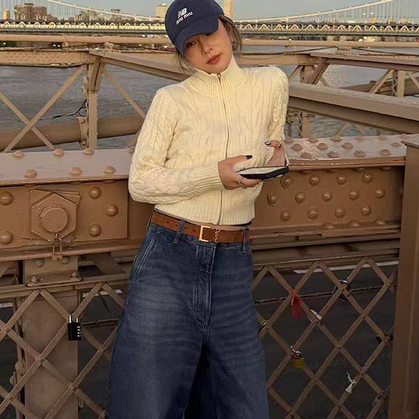 半高领别致麻花短款针织毛衣外套