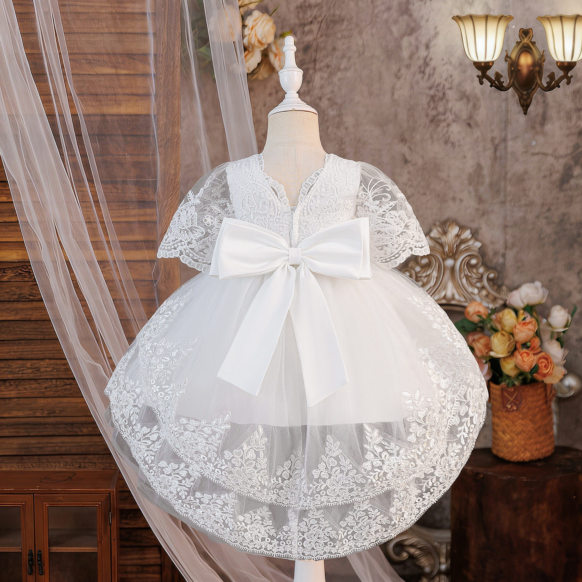 小宝宝周岁生日礼服女童白色蕾丝公主裙夏季婴儿童短袖拖尾连衣裙