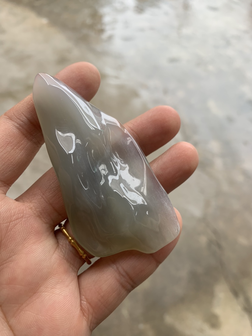 缅甸树化玉手把件高7.5/宽3.5/厚1.5厘米冰绿