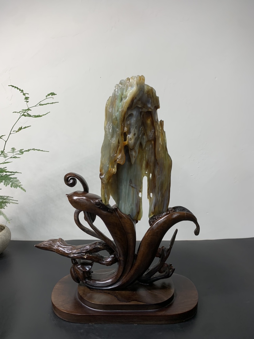 缅甸树化玉摆件总高41/高25/宽13/厚6厘米净重2.5斤送黑枝木底座