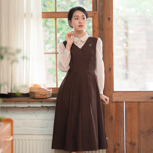 纻衣红色设计感长袖连衣裙女2026春装新款文艺刺绣假两件中长裙子