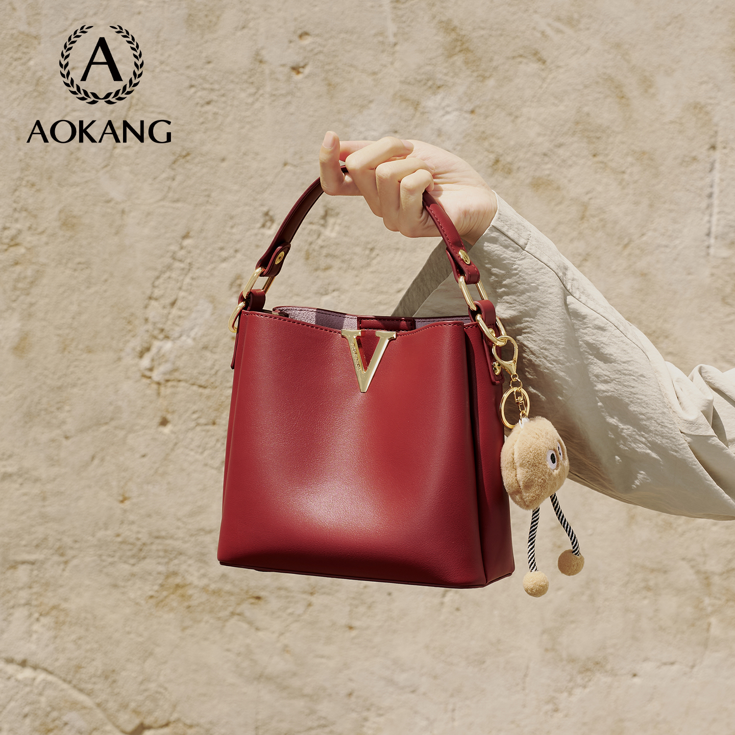 奥康女士时尚婚包大容量水桶包