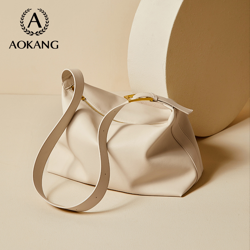 奥康真皮潮流百搭斜挎包