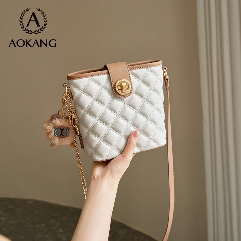 奥康水桶包大容量真皮通勤单肩包