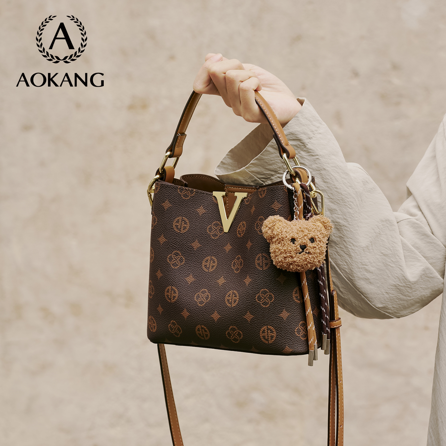 奥康水桶包质感百搭单肩斜挎