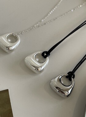 博主同款银色吊坠项链小众简约高级感百搭可调节黑绳毛衣链