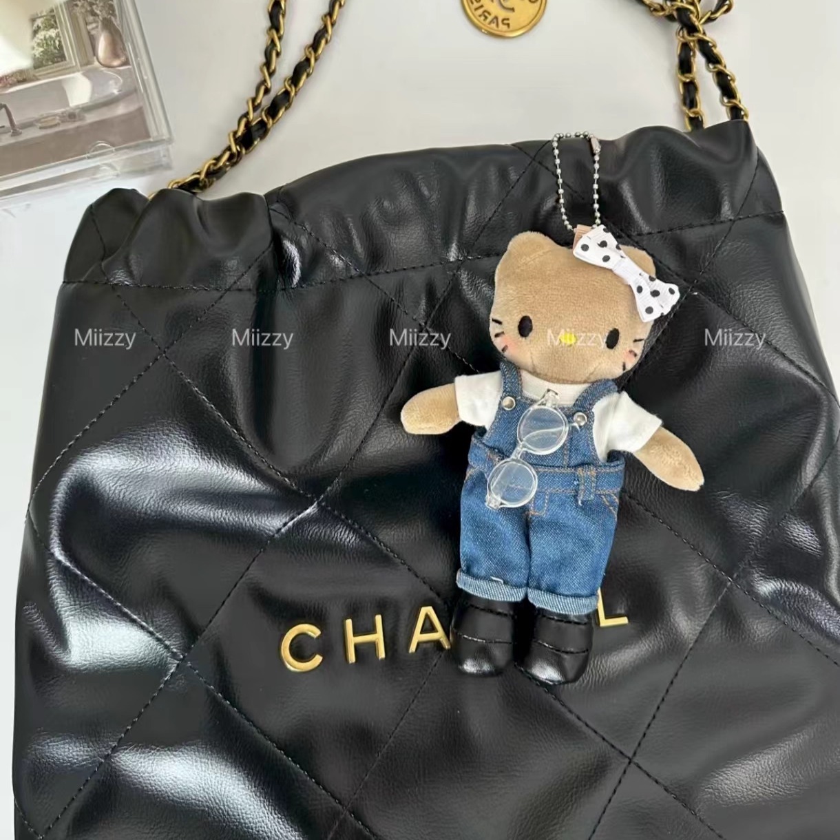 牛仔背带裤黑皮长腿hello