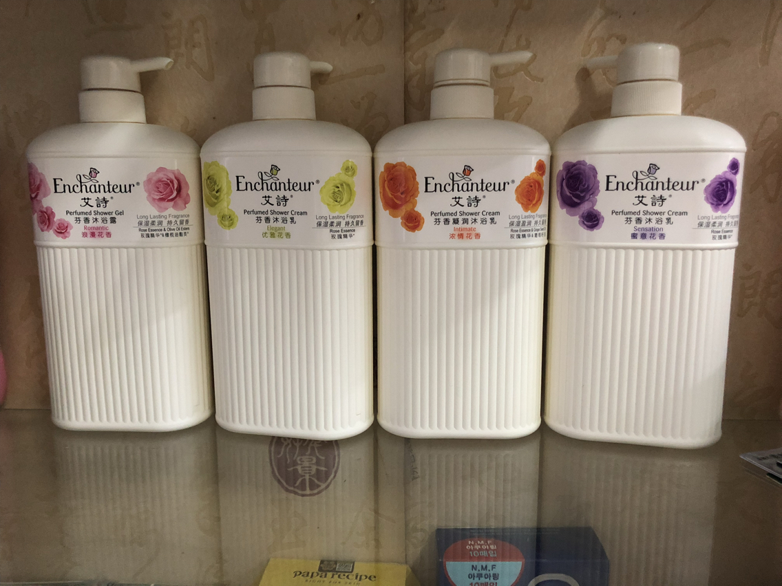 香港进口艾诗沐浴露浪漫/魅力/蜜意/优雅花香650ml特惠包邮