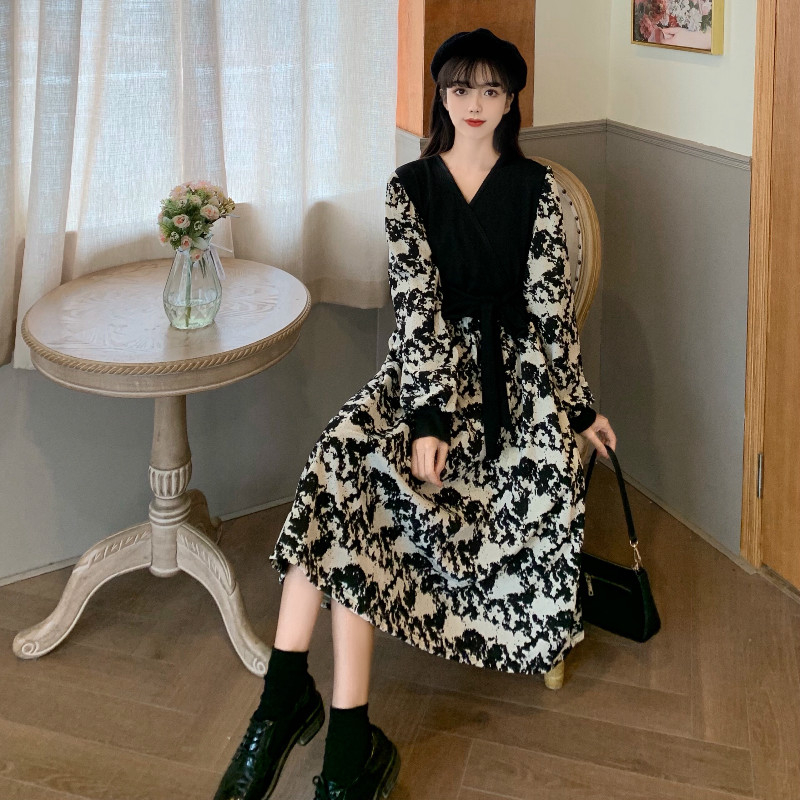 孕妇装秋装新款2022年裙子韩版水墨印花连衣裙复古宽松时尚假两件