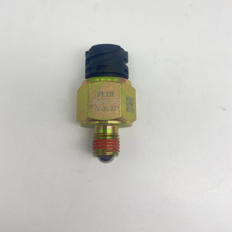 适用于重汽豪沃轻卡海西豪曼H3货车倒车灯开关JK611E-AP