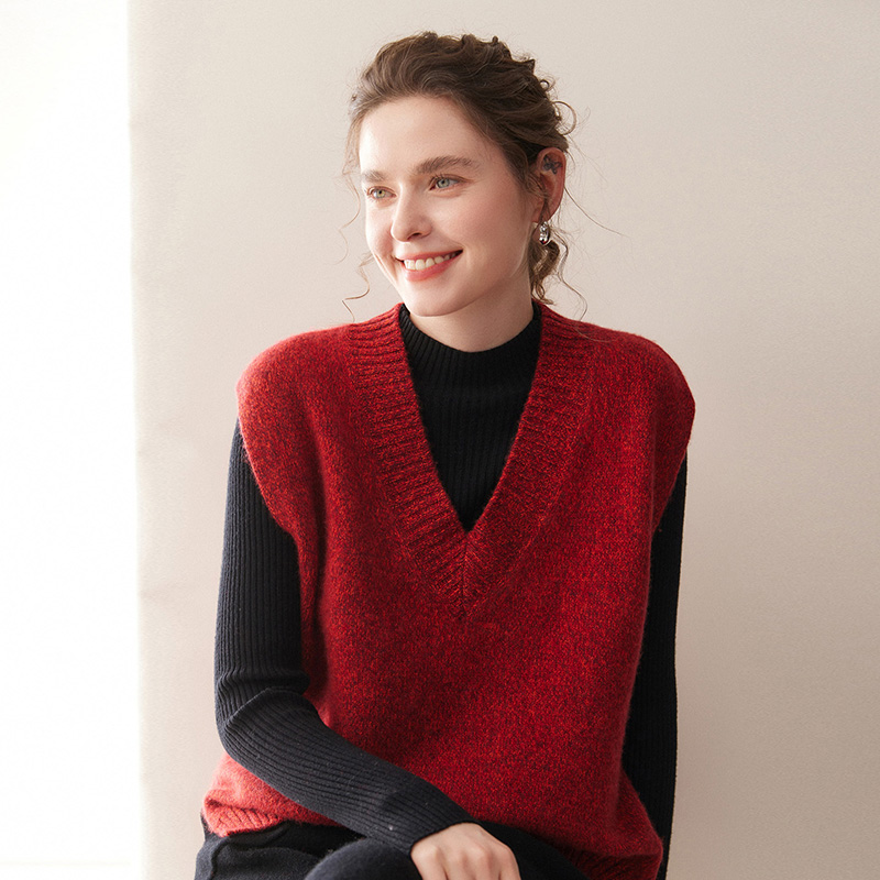 2025秋冬舒适百搭花纱厚款v领羊绒马甲针织衫