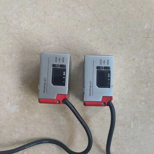 可维修基恩士LR-W500颜色传感器，IO-Link接口，10-3议价