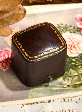 SOLD【庭院西洋老物收藏】Vintage古董老皮革首饰盒烫金绒戒指盒