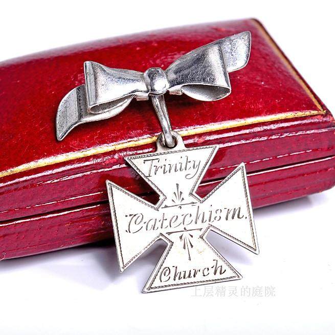 SOLD庭院西洋古董首饰 蝴蝶结十字∮维多利亚时代铭文1897S银胸针