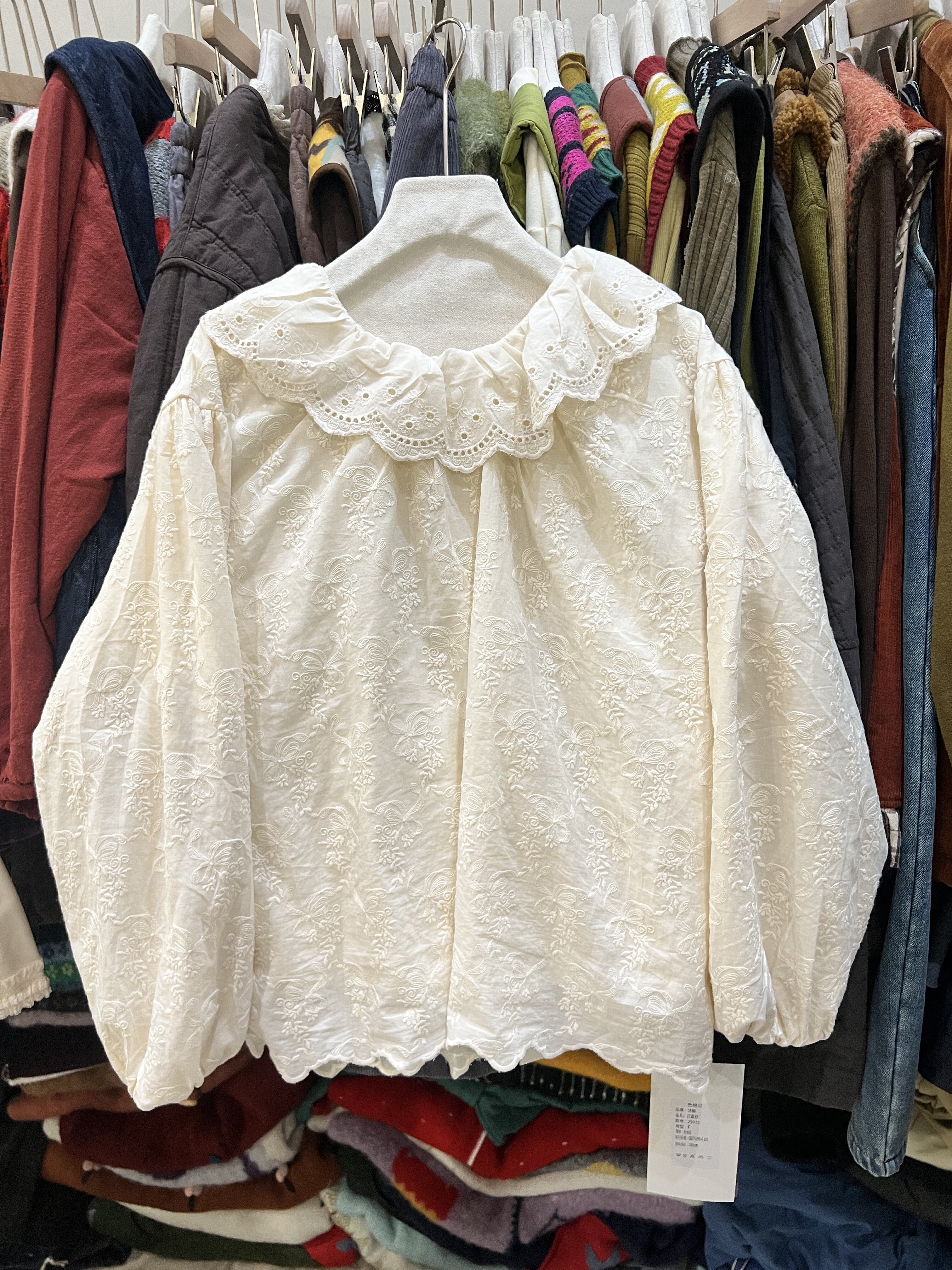 沐皙MUXI2025冬装时尚娃娃领加绒衬衫女日系文艺刺绣提花上衣衬衣