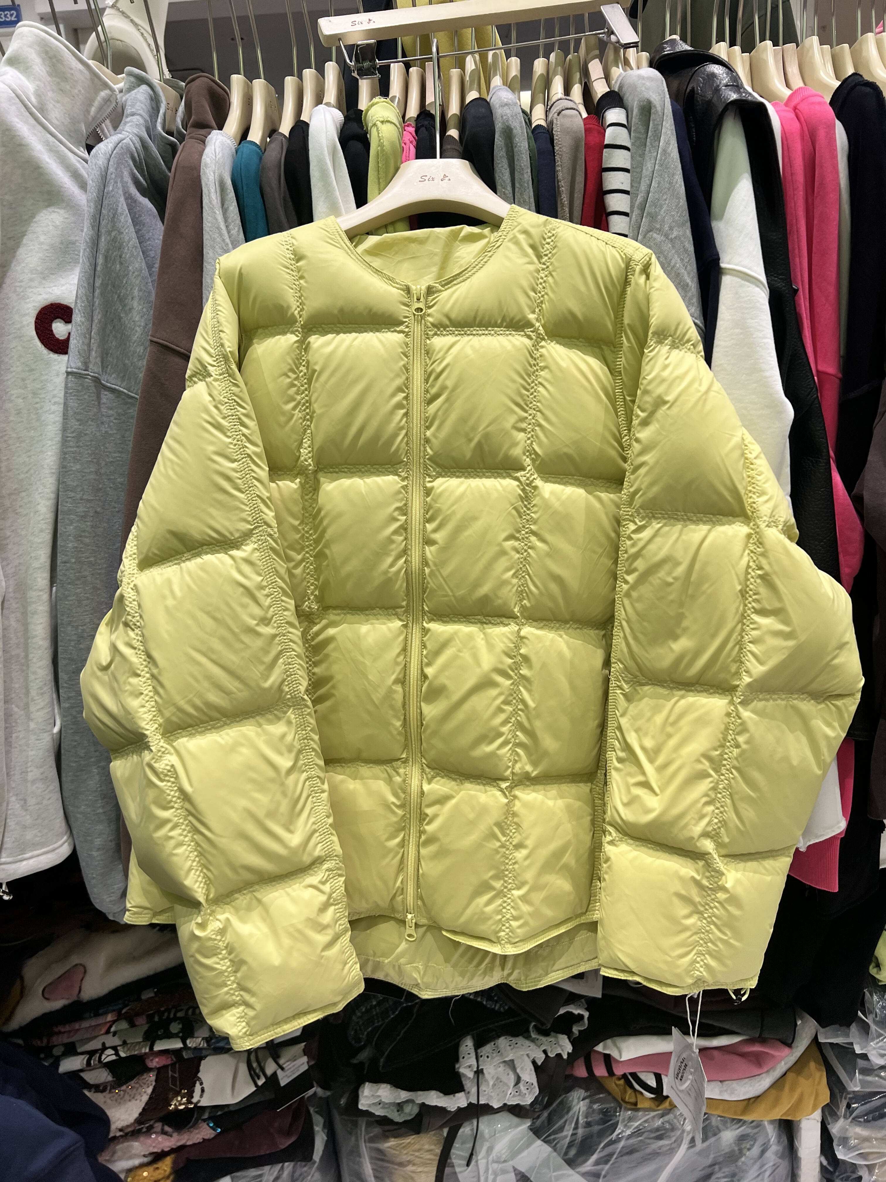 米奈MINAI欧洲站2024冬季圆领方格90绒羽绒服显瘦宽松女泡芙外套