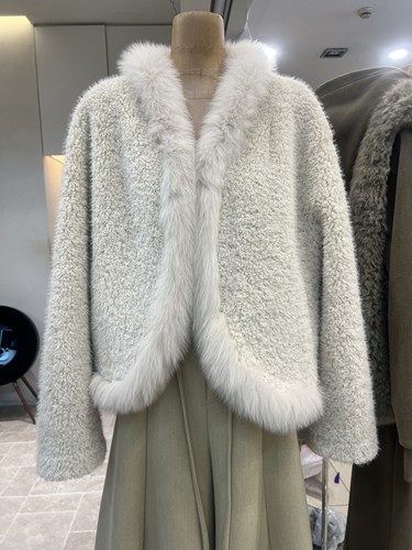 eregg韩国冬装立领时尚狐狸毛领皮毛一体外套女宽松百搭短上衣潮