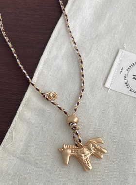 秋冬小马吊坠项链时髦个性新中式编织可抽拉式小众设计感毛衣链女