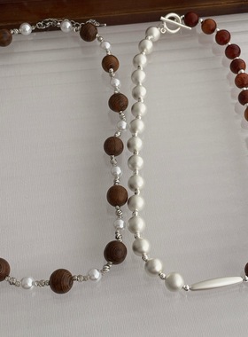 高级感法式复古优雅棕色木质银色拉丝圆珠子串珠OT扣项链锁骨链颈