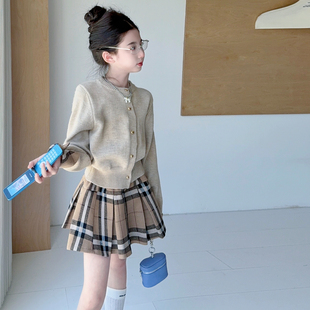 学院风拼接毛衣开衫女童2026秋季新款卡其格子半身裙百褶裙套装