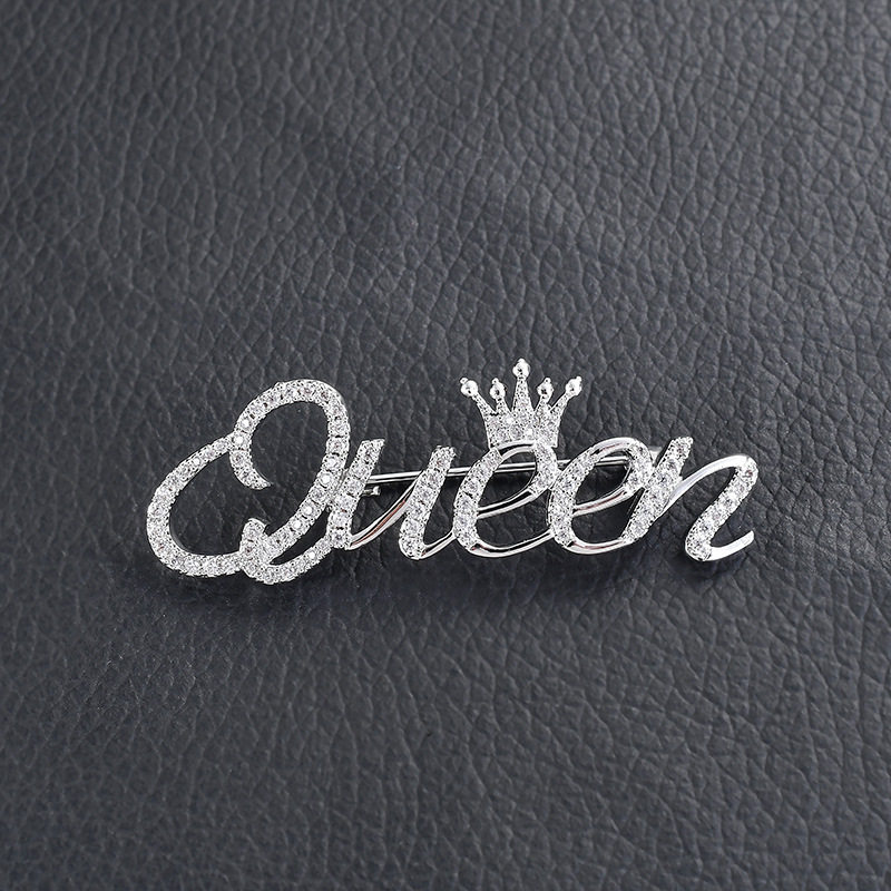 일본어와 한국어 다재다능한 편지 브로치 다이아몬드 편지 여왕 브로치 여성 정장 재킷 핀 액세서리 선물 제공