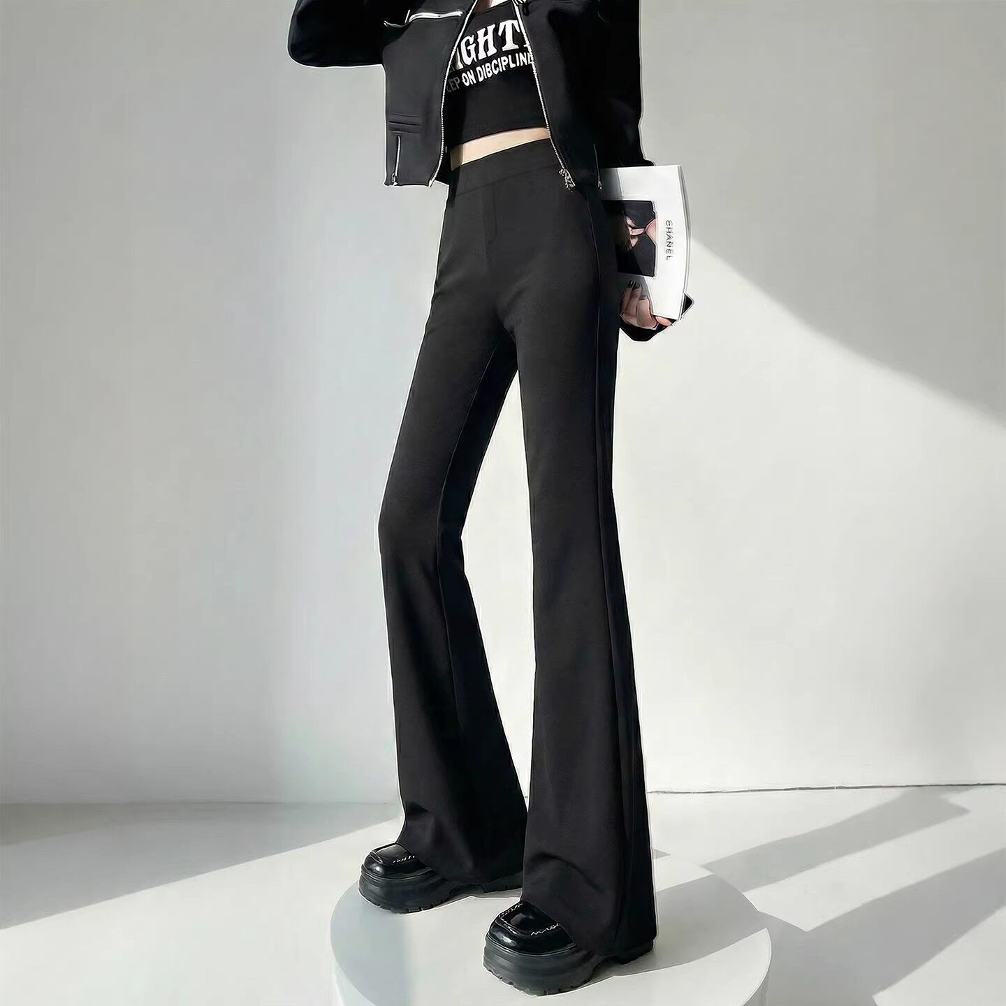 黑色微喇西装裤女2026新款春季高腰垂感小个子宽松不贴腿喇叭裤子