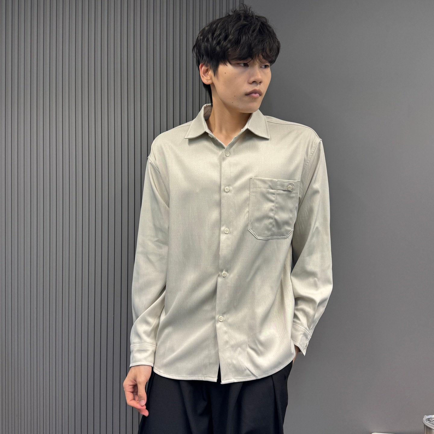高级感轻奢长袖衬衫男2026秋冬新款韩版潮流百搭宽松纯色衬衣外套