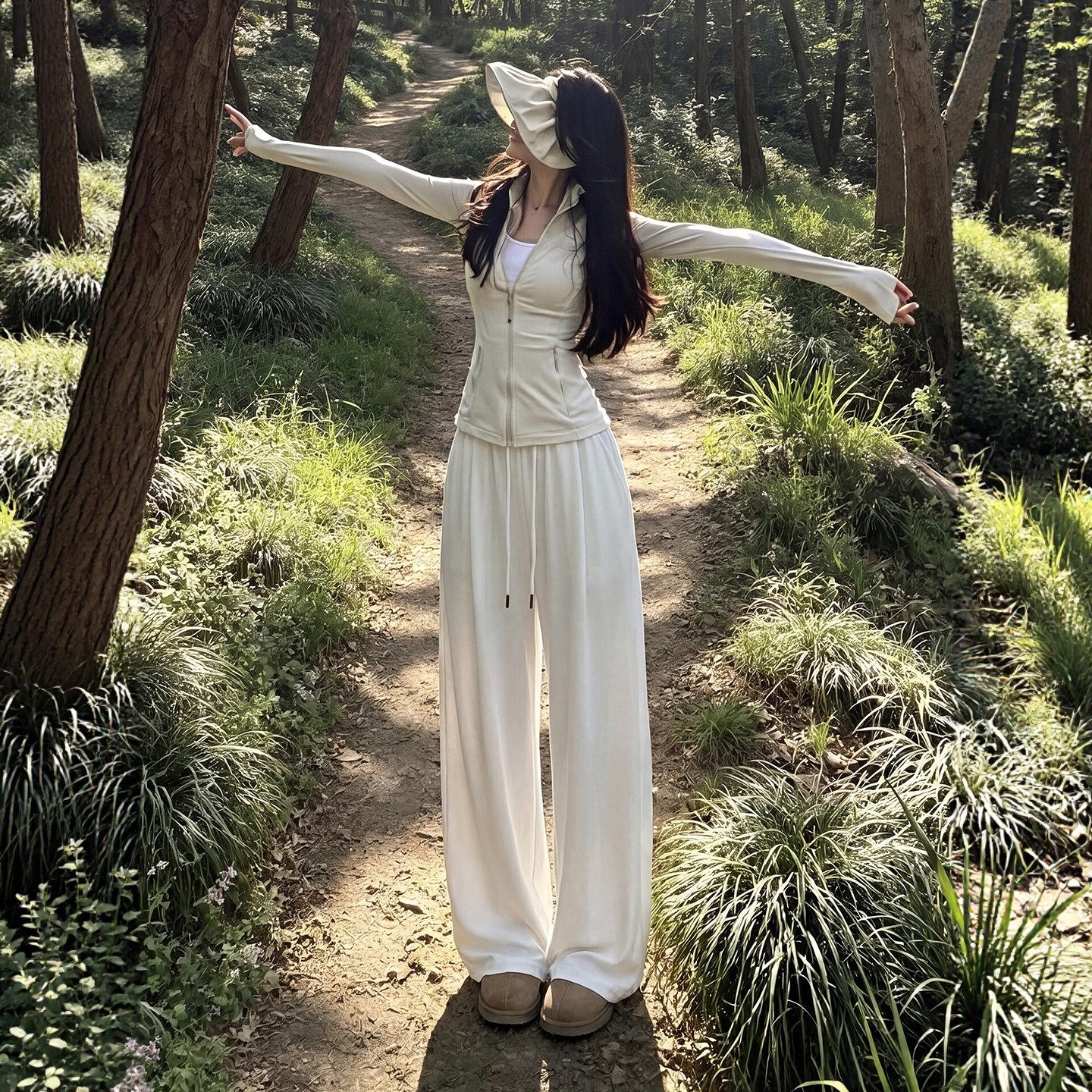白色冰丝弯刀裤女夏薄款2026新款高腰阔腿小个子休闲速干运动裤子