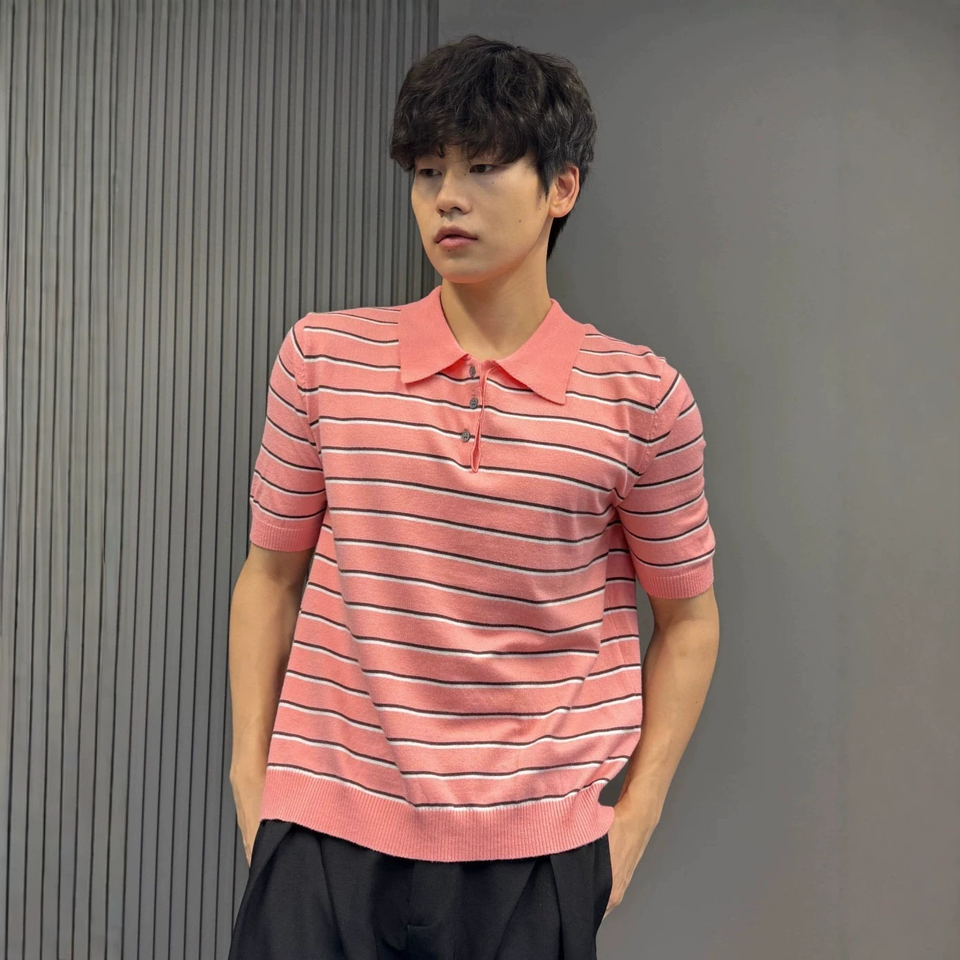 高级感粉色条纹针织polo衫男夏季韩系轻熟风翻领短袖修身休闲百搭