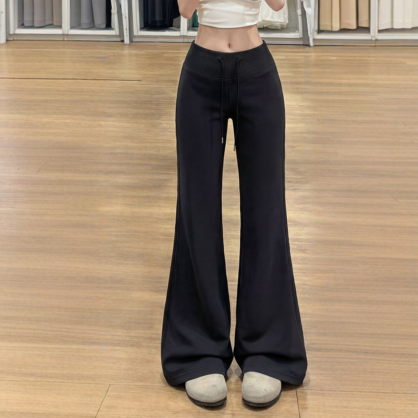 黑色微喇运动裤女夏季薄款2026新款美式运动卫裤休闲马蹄喇叭裤子