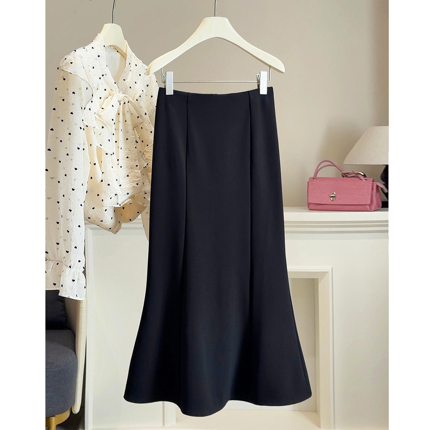 高级感气质黑色西装半身裙女春夏2026新款高腰显瘦时尚包臀鱼尾裙