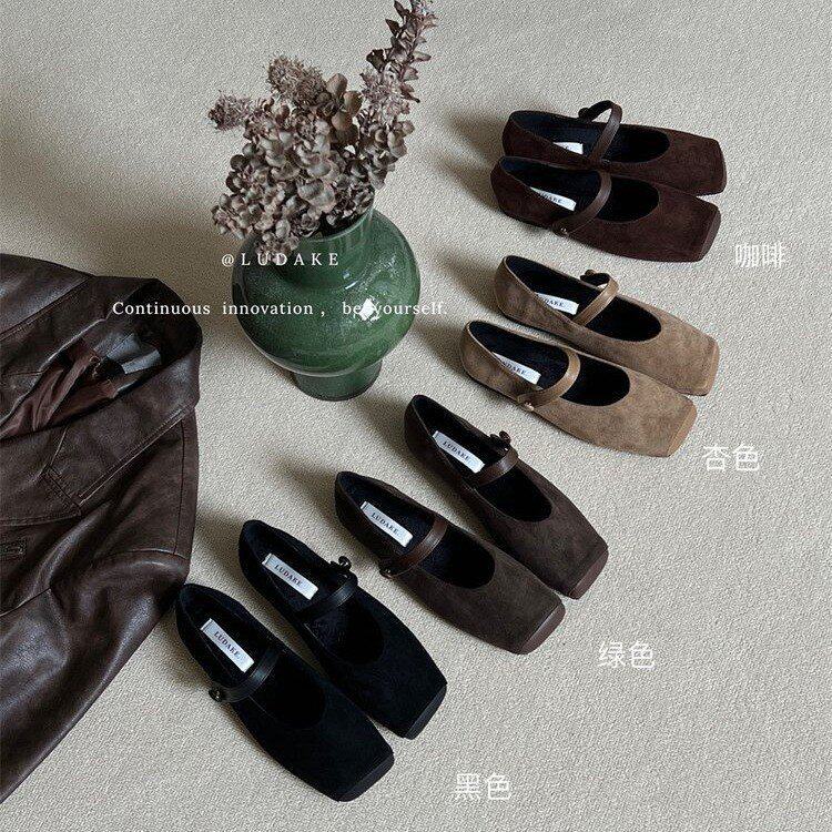方头玛丽珍鞋女鞋子2026年秋冬新款绒面一字带复古配裙子加绒单鞋