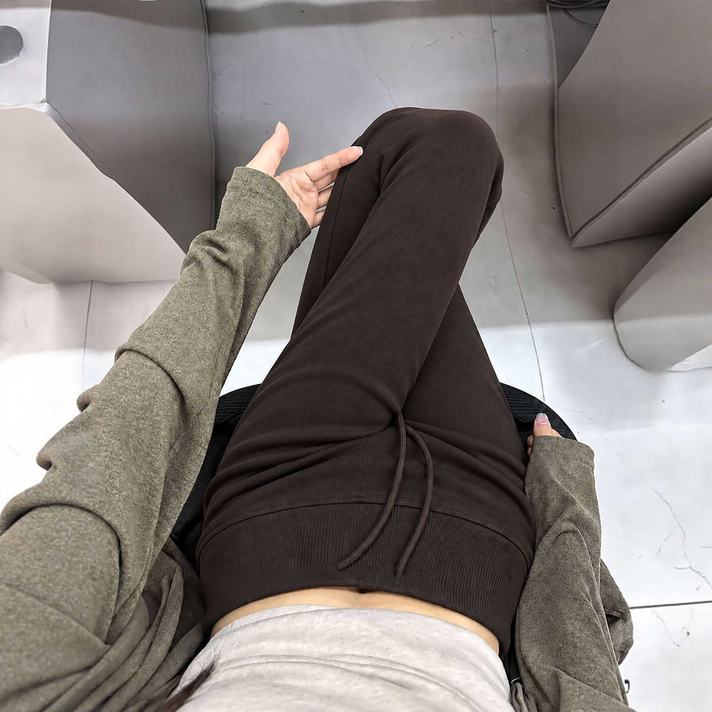 深棕色微喇裤女款裤子秋季小个子瑜伽喇叭卫裤高腰垂感休闲运动裤
