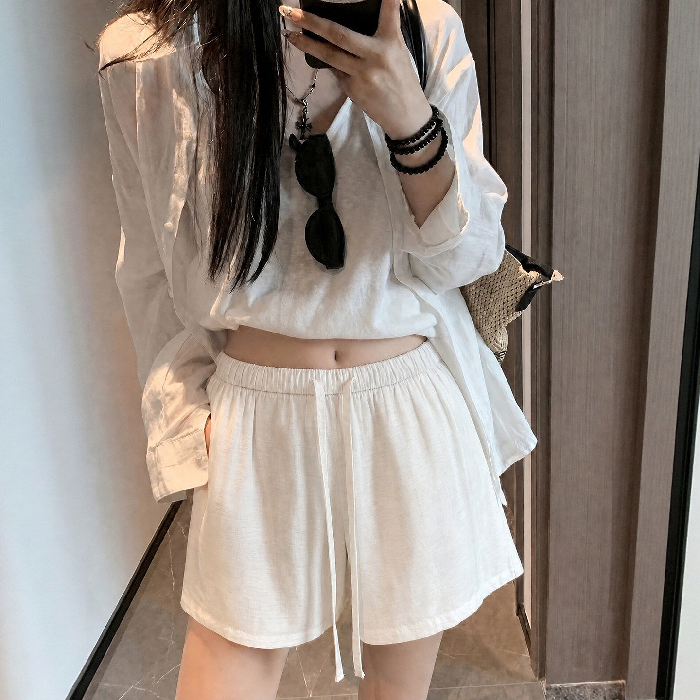 白色亚麻短裤女2026新款夏季外穿宽松老钱风小个子棉麻五分运动裤