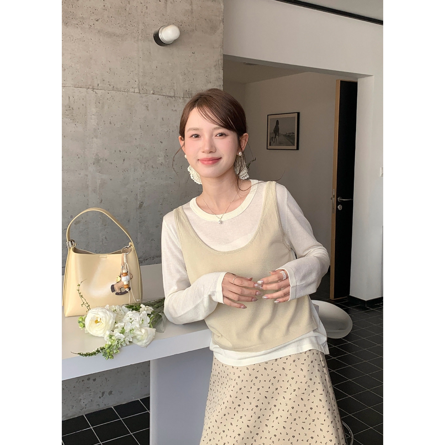 衣尔衫 假两件休闲韩系圆领长袖薄款针织衫女显瘦背心上衣YE034