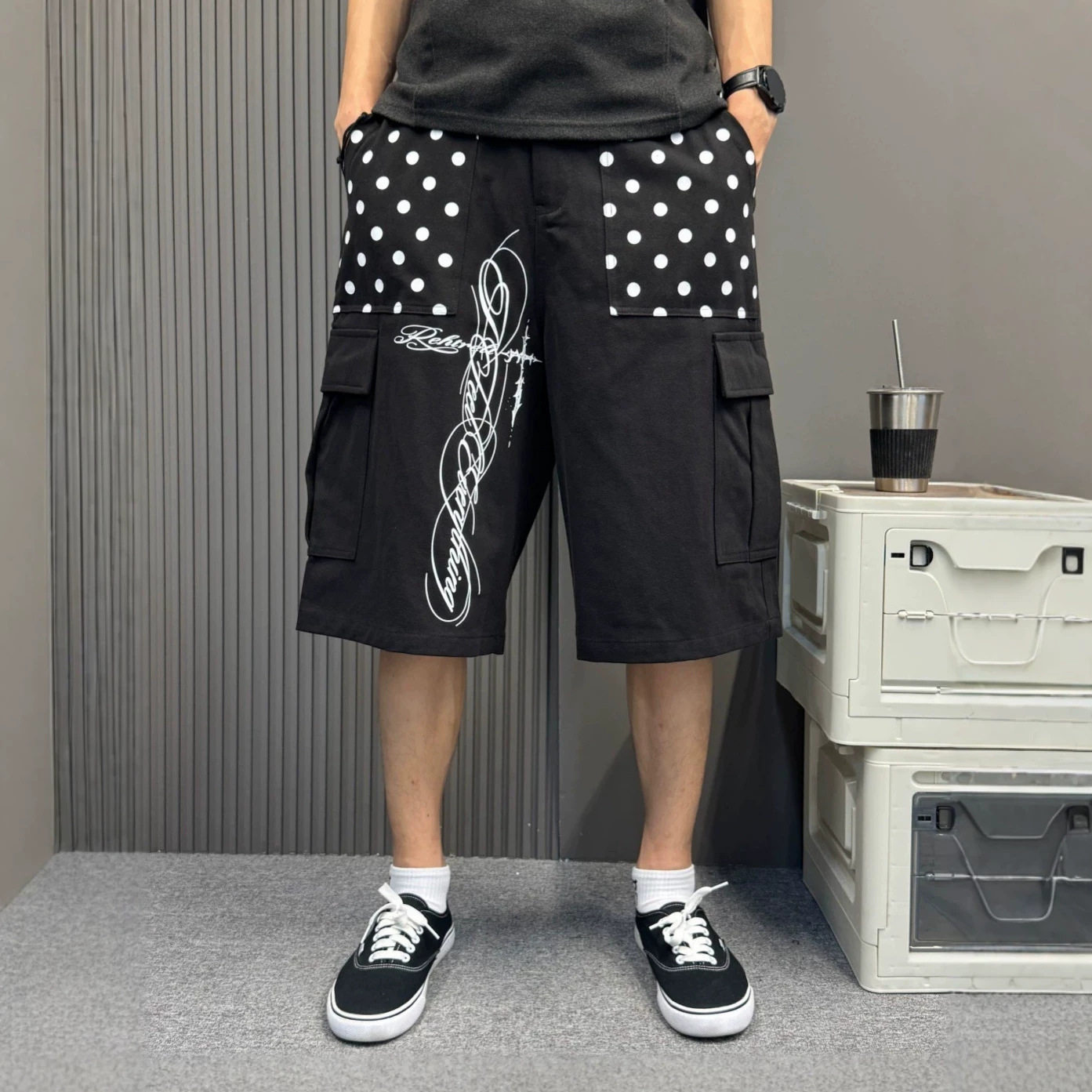 波点拼接工装短裤男夏季黑色花体字母印花多口袋宽松五分潮牌中裤