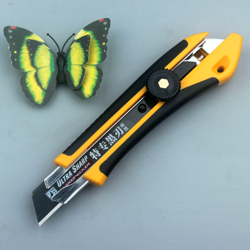 啄木鸟大号18mm美工刀 厚实刀槽倍受力不易开裂防滑刀柄自锁/转盘