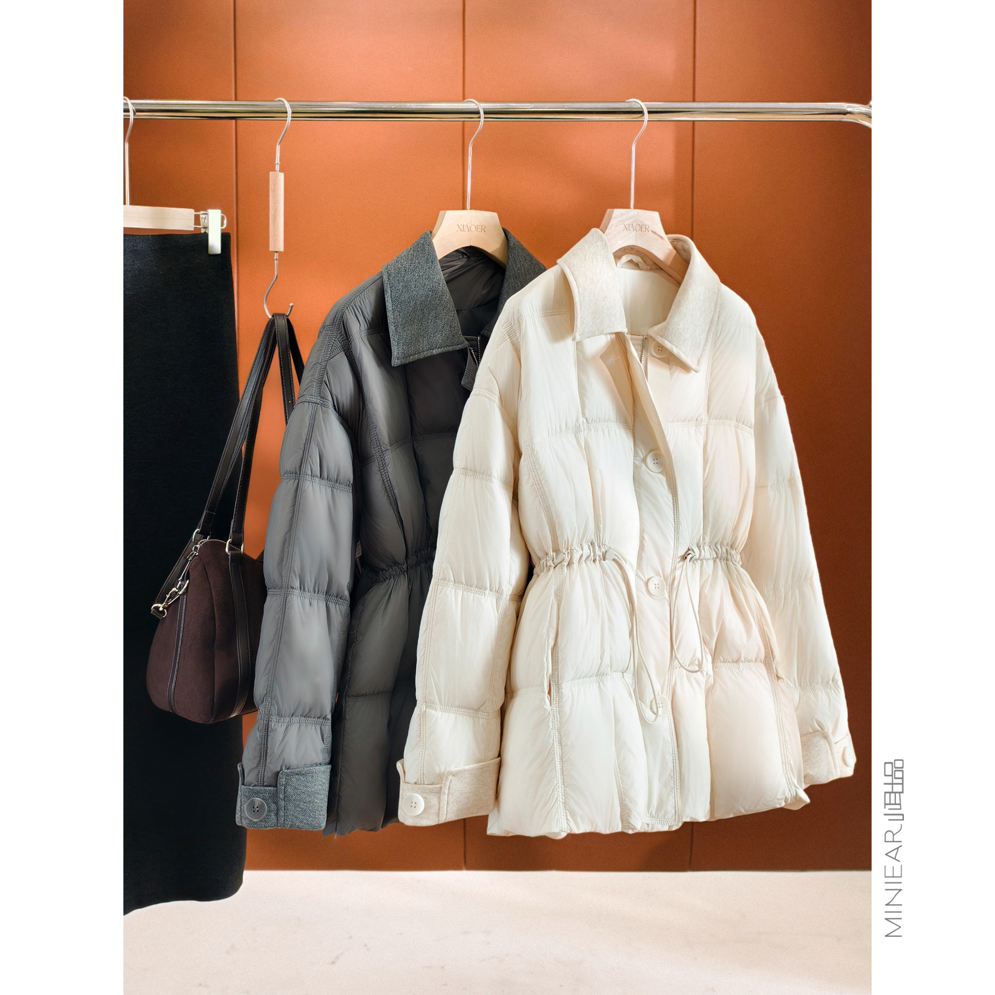 90白鸭绒抽绳收腰翻领羽绒服