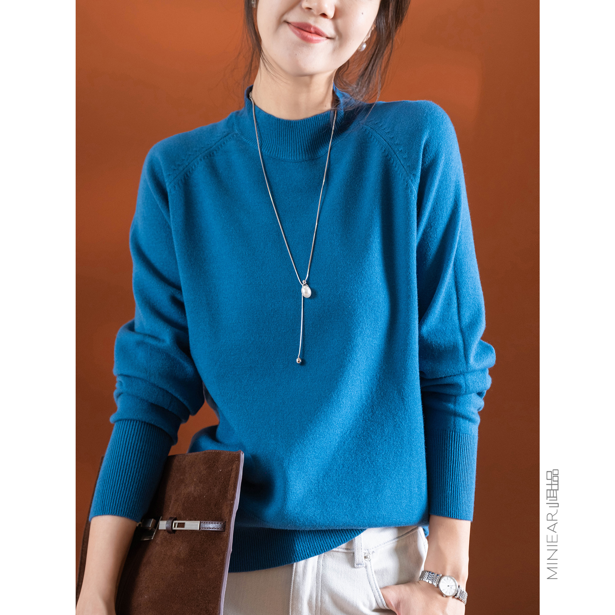 小耳出品宽螺纹半高领针织毛衣