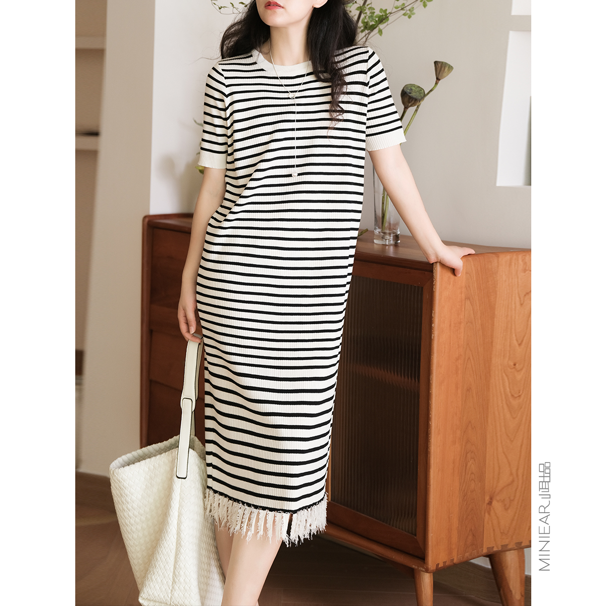 冰氧丝黑白撞色连衣裙