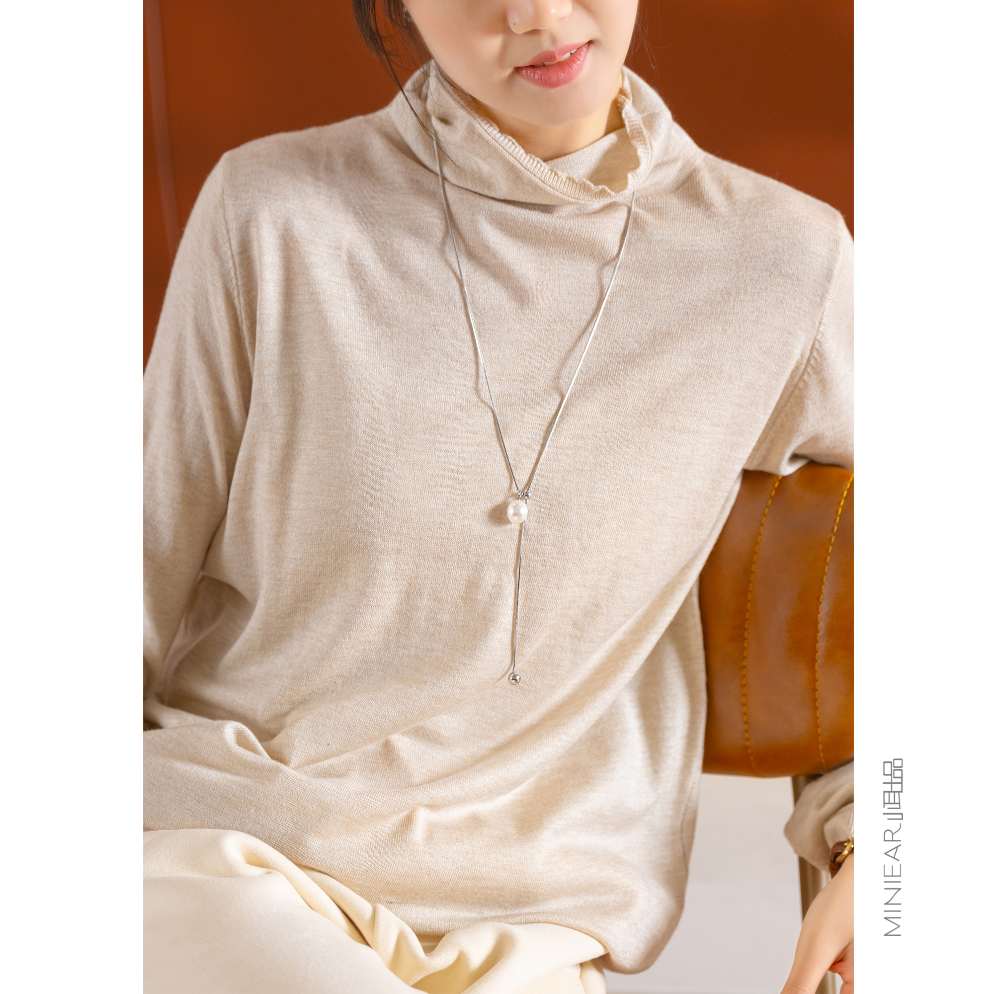 小耳出品简约纯色堆堆领长袖毛衣