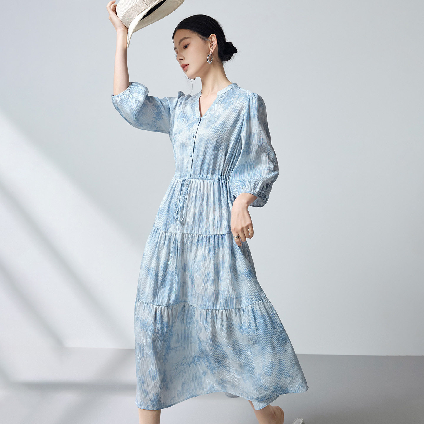 杭州丝艺裙子丝麻混纺小众高奢真丝连衣裙2026春夏晕染收腰大摆裙